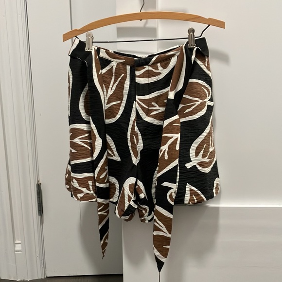 NWT Who What Wear Shorts Size S - Picture 3 of 8